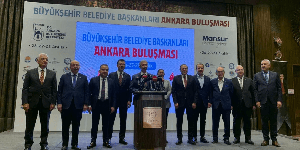 CHP'li 11 Başkandan Deklarasyon: Hukukun Dışına Çıkılarak Baskı Ortamı Oluşturuldu