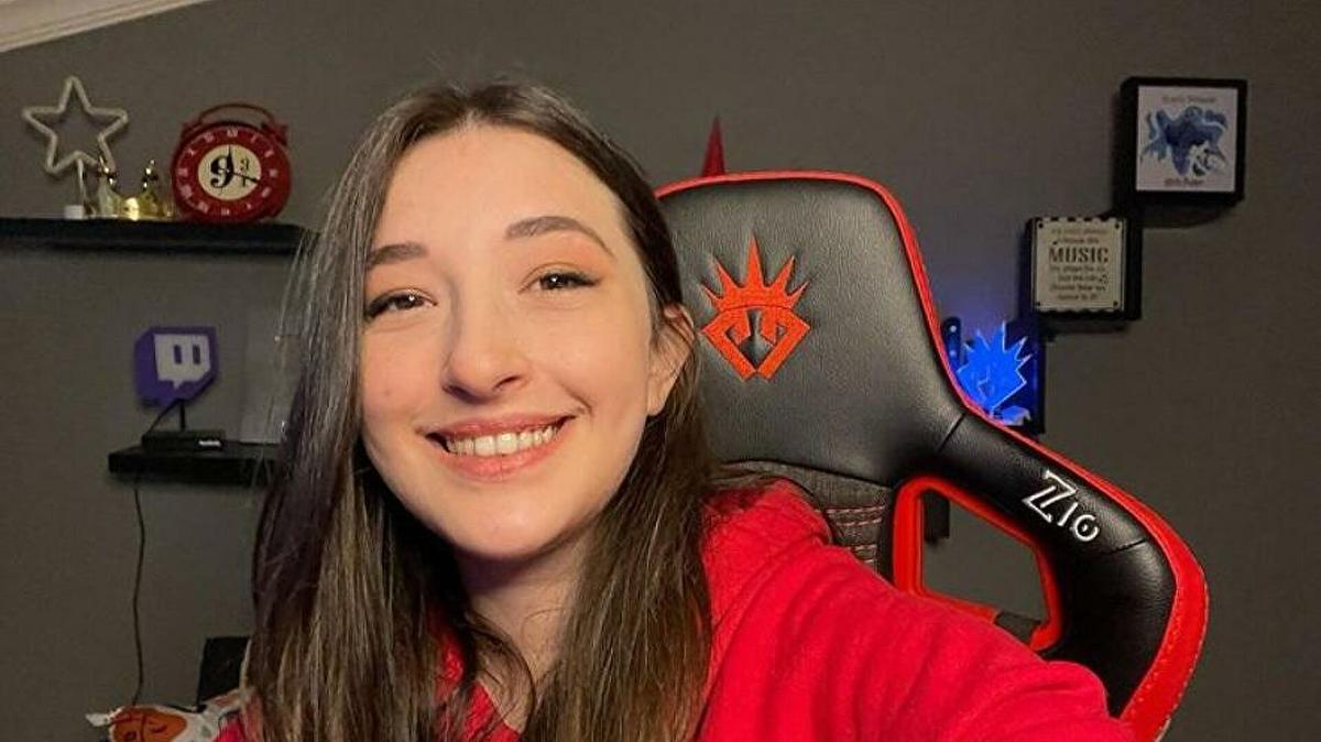 Twitch Yayıncısı Pqueen'e "Yaşasın Irkımız" Şarkısıyla Dans Ettiği İçin Soruşturma