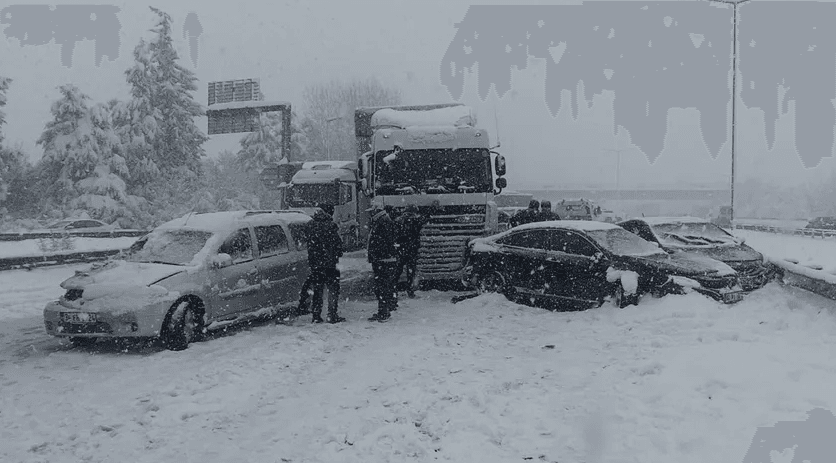 TEM Otoyolunda Zincirleme Kaza