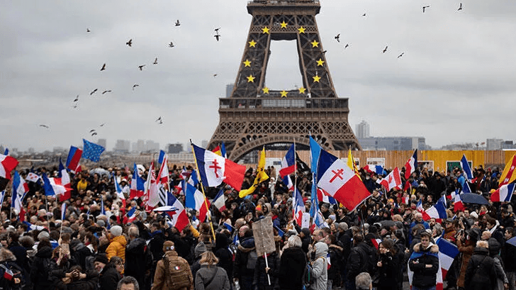 Fransa’da Aşı Karşıtları Protestolara Devam Ediyor