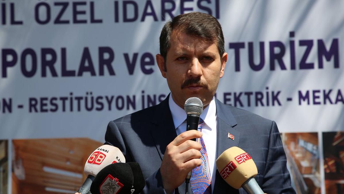 Sivas Valisi Salih Ayhan'dan Sokak Hayvanlarının Toplatılmasına İlişkin Açıklama: Böyle Bir Uygulamaya Müsaade Edilmeyecektir