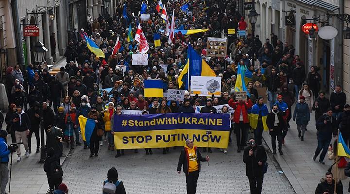 Ukrayna Devlet Başkanı Vladimir Zelenskiy, Ukrayna Ülkenin Savunulmasında Yalnız Bırakıldığını ve Batı'nın Sadece Destek Açıklaması Yaptığını İfade Etti.