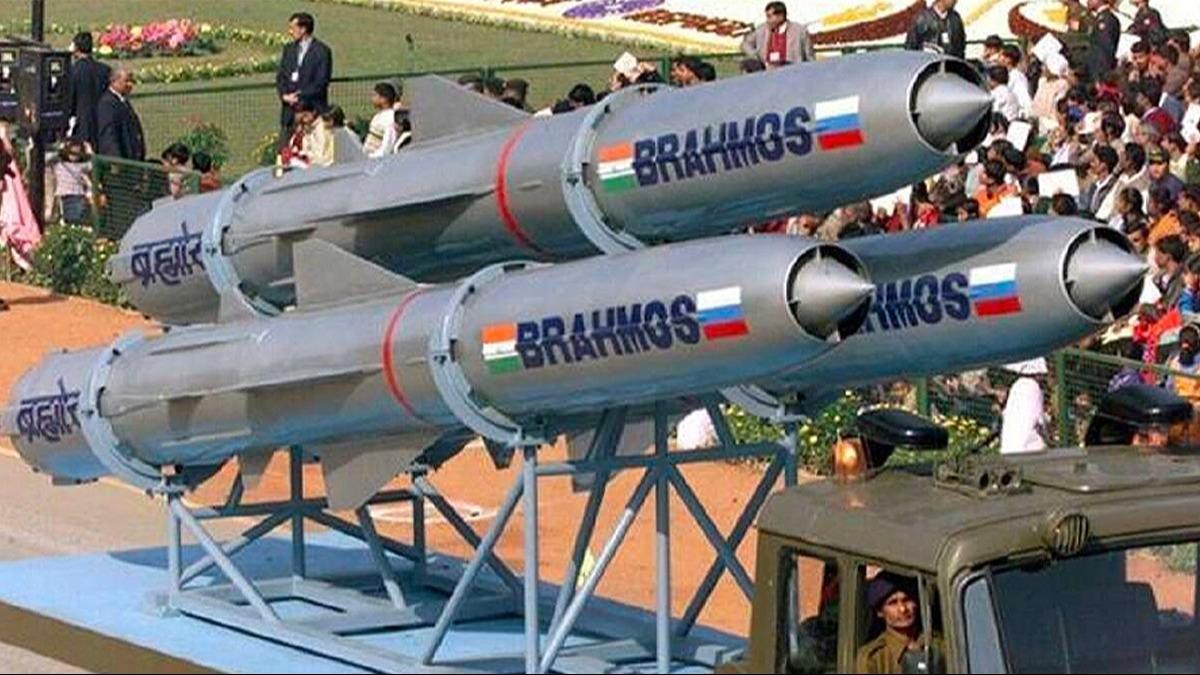 Hindistan Yanlışlıkla Pakistan’a Füze Fırlattı