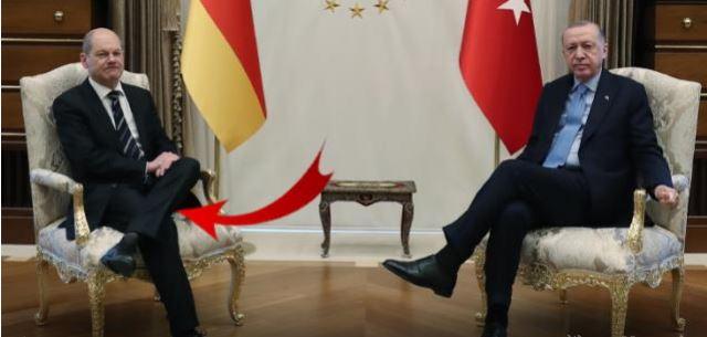 Almanya Başbakanı Olaf Scholz Türkiye'ye geldi! Basına Verdiği Pozda Bulunan Ayrıntı Dikkat Çekti