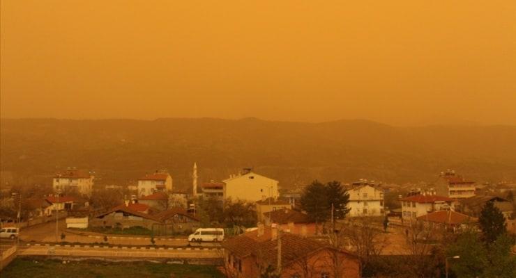 Çöl Tozları Yarın Akşam Etkisini Yitirecek