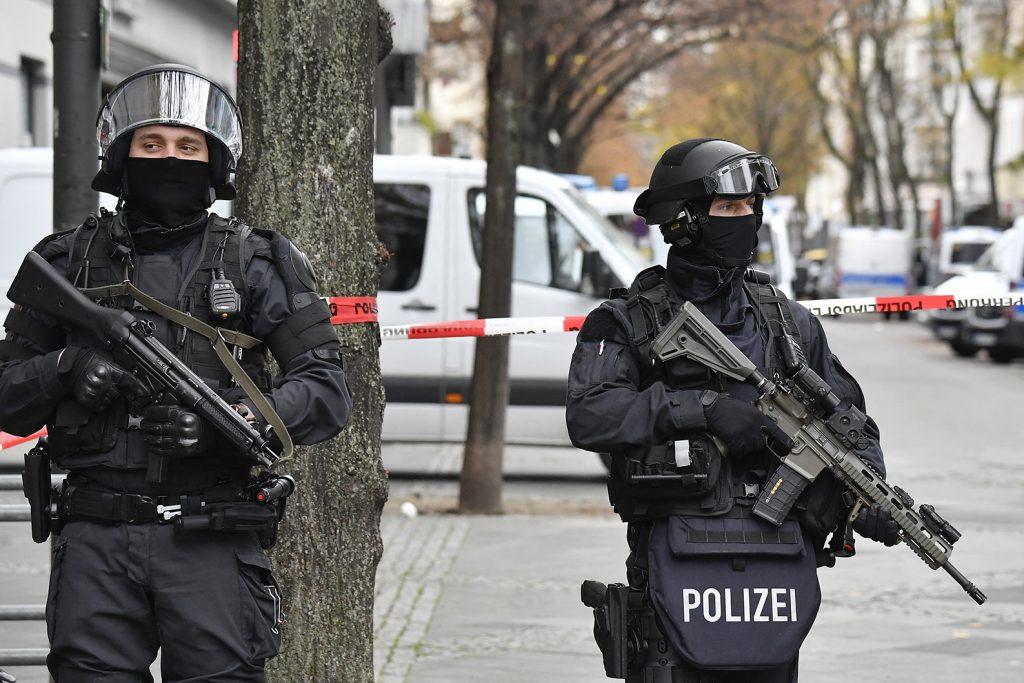 Almanya'da Aşırı Sağcı Gruplara Operasyon