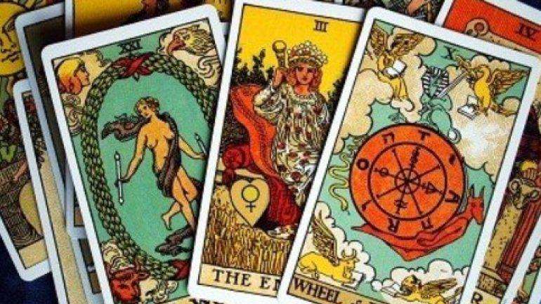 A Brief History of Tarot