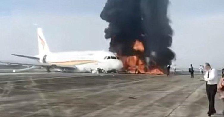 Alev Alev Yanan Yolcu Uçağı!