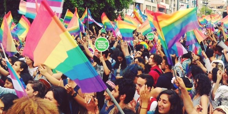 Eskişehir’de broşürlerle LGBTİ+ insanları öldürmeye çağırdılar