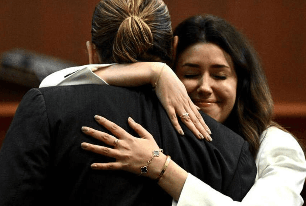 Sosyal medya söylentiyle sallandı! "Depp avukatıyla flört ediyor"