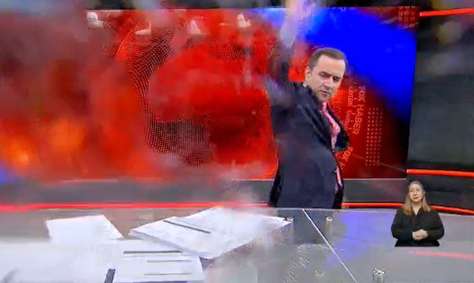 Selçuk Tepeli Habere Sinirlendi, Yayını Terk Etti