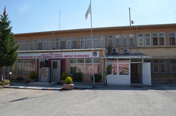 LGBTİ+ mahpus Memiş Akbaş Defalarca Cinsel İstismara Uğrayıp Şiddet Gördü