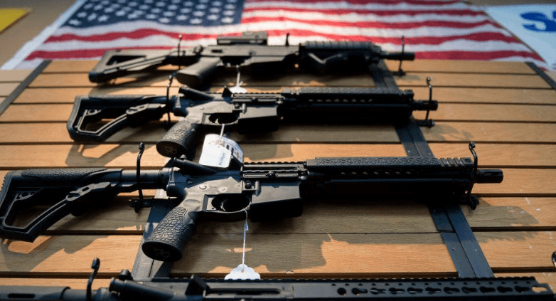 Batı Virginia'da Kadın Seyirci Partide Ateş Açan Adamı Öldürdü