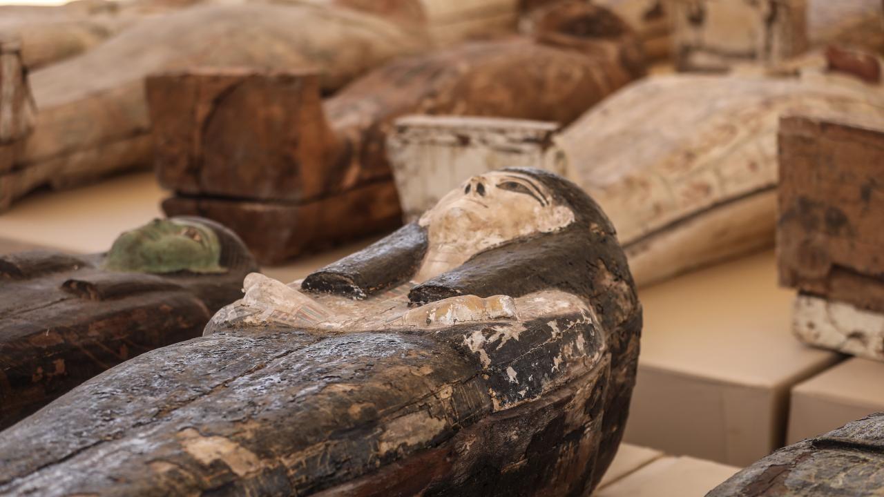 Mısır'da Antik Döneme Ait 250 Mumya İle 150 Heykel Ortaya Çıkarıldı