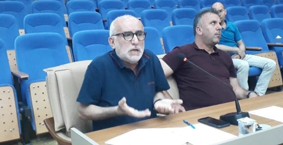 İl Genel Meclisinde MHP’liler, AKP’lileri Protesto Etti