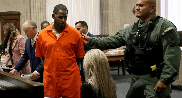 ABD'li Ünlü Şarkıcı Onlarca Yıl Hapis Cezasıyla Karşı Karşıya