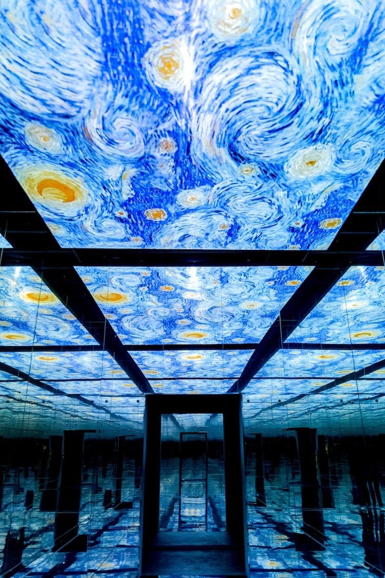 Van Gogh, yıldızlı gece sergisi Atelier des Lumières'e geri dönüyor