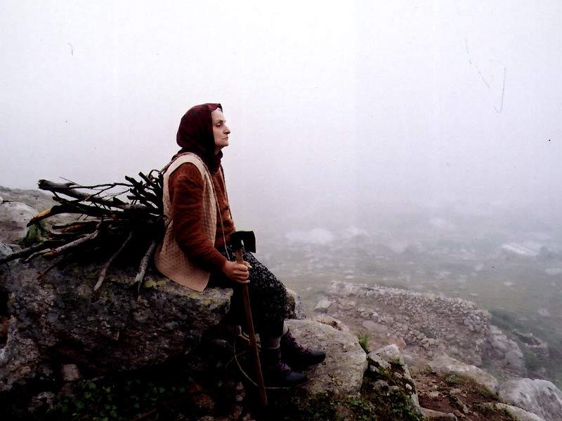 Bulutları Beklerken (2004)