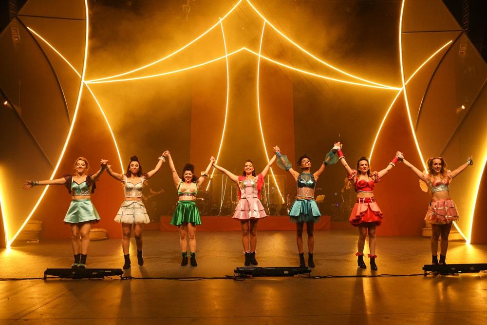 Dünya Yerinden Oynar