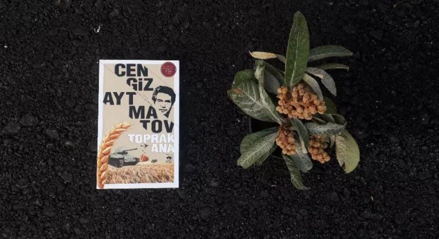 Aytmatov'dan; Toprak Ana