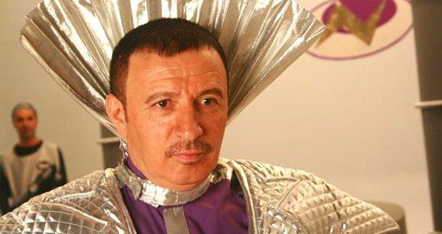 Bize travma yaşatıp psikolojimizi bozan türk televizyon tarihinin en cringe yapımları.