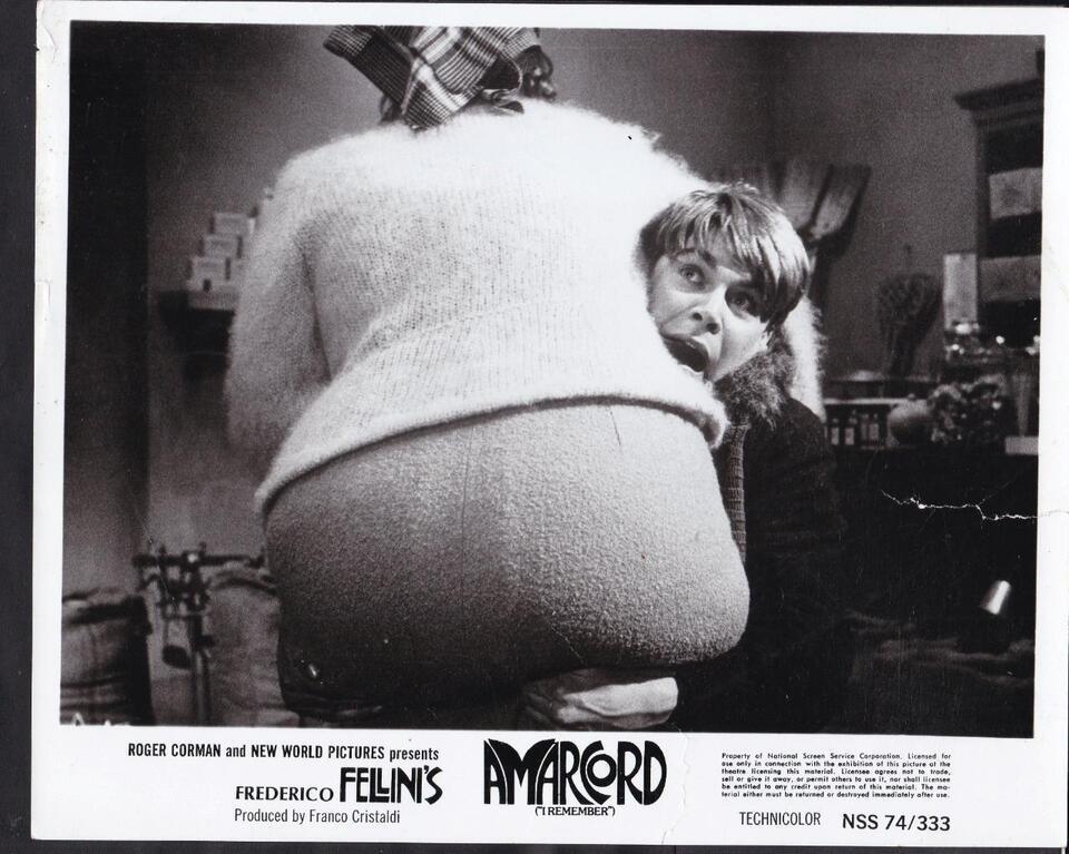 Amarcord, Kimliksiz Bir Toplumun Kimlik Fantezisi