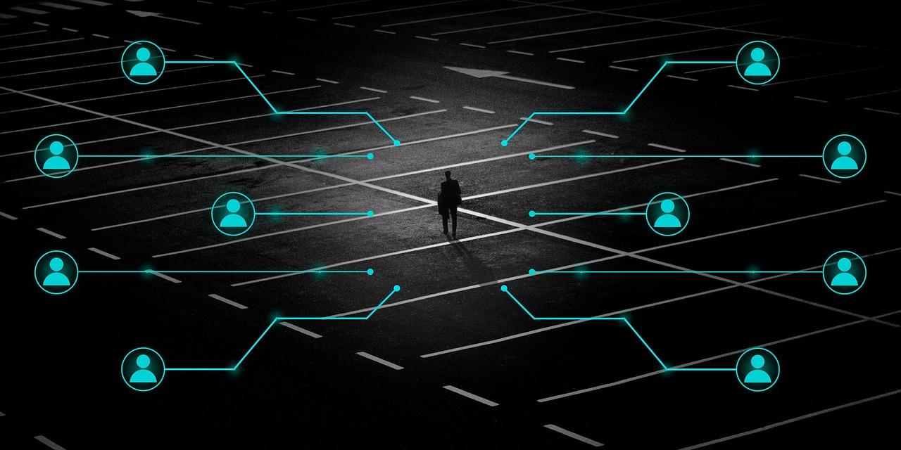 Sosyal Medya: Özgürlük Mü Tutsaklık Mı?