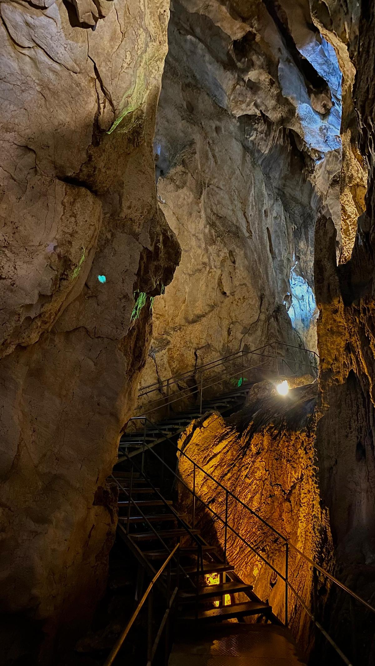 Türkiye'nin en büyük ikinci mağarası: Oylat Mağarası