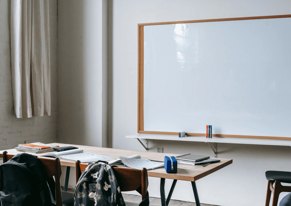 Sınırları Kaldırmak: Okulsuz Toplum