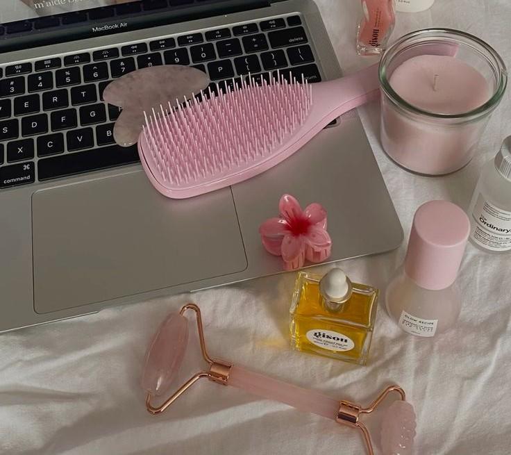 The "Clean Girl Aesthetic": Beauty Trend or Burden?