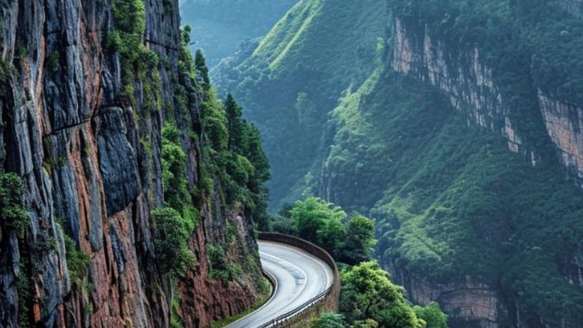 Balkon Düşünceleri- Köşeyi Döndüğümde Beni Neler Bekliyor?