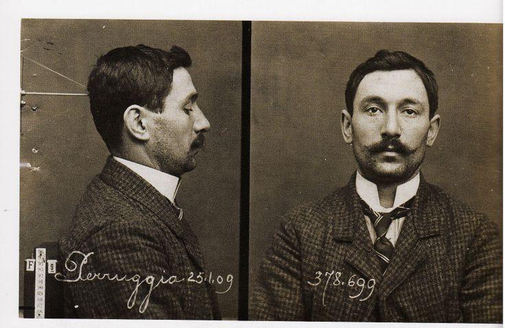 Elini Kolunu Sallayarak Louvre’dan Çıkmak: İşte Mona Lisa’nın Absürt Kaçırılma Hikâyesi