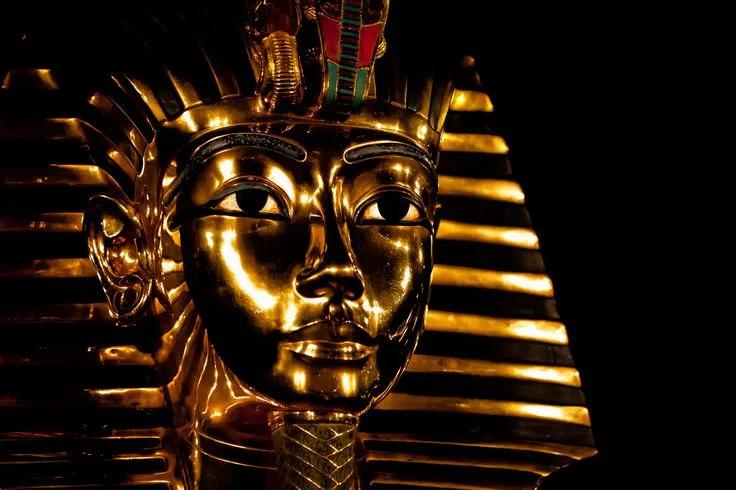 Altın Maskenin Ardındaki Çocuk Kral: Tutankhamun’un 3300 Yıllık Sırrı