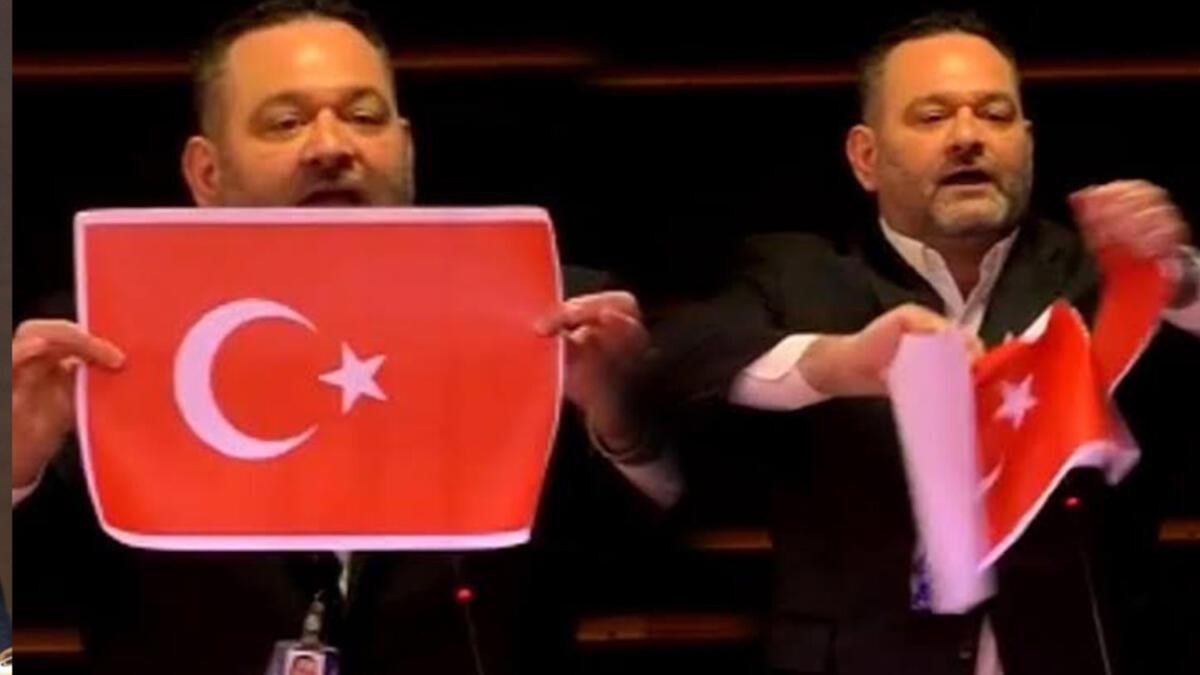 AP'de Yunan Vekilden Irkçı Provokasyon