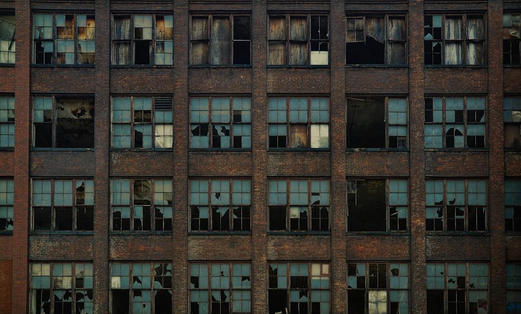 Kırık Camlar Teorisi: Bireyleşme ve Düzen