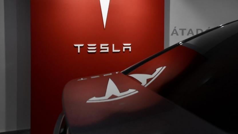 Tesla, Binlerce otomobili geri çağırıyor