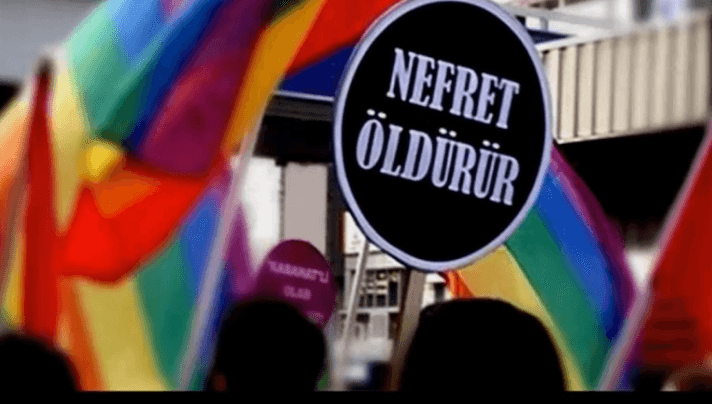 LGBTİ+ Düşmanlığı Hız Kesmiyor: İzmir'de Trans Birey Evinin Önünde Öldürüldü