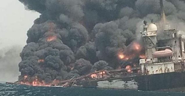 Nijerya Açıklarında 10 Mürettebatın Bulunduğu Petrol Gemisi Patladı