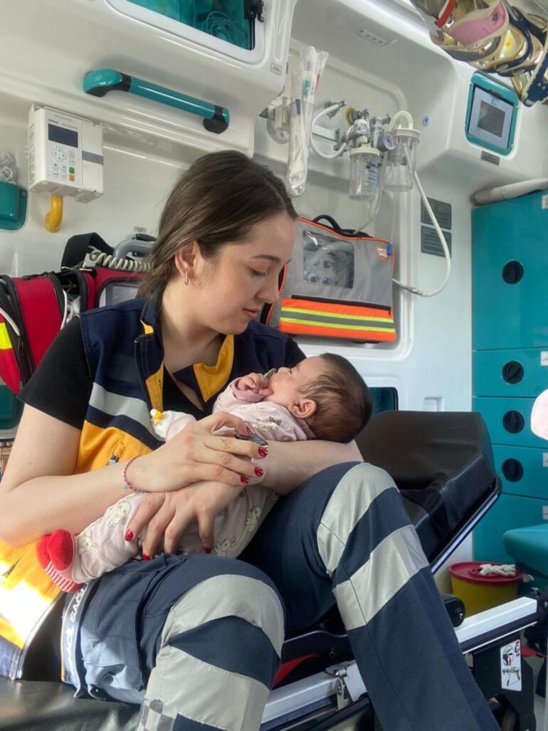 Sağlık Çalışanı Büşra, Terk Edilmiş Bebeğin Süt Annesi Oldu