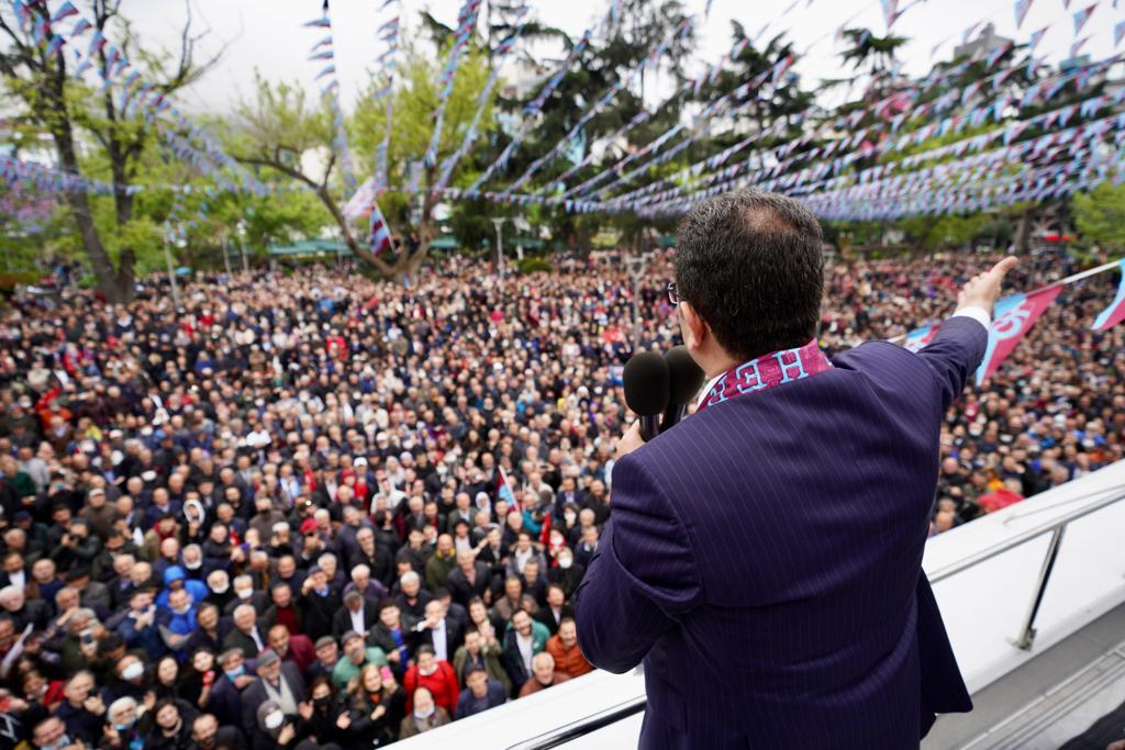 İmamoğlu: Önümüzde zor bir süreç var. Bir yıl dişimizi sıkacağız hep birlikte mücadele edeceğiz
