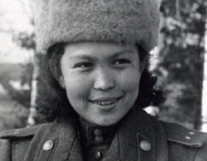 Kazakistan'ın Cesur Kızı Khiuaz Dospanova ve Gece Cadıları