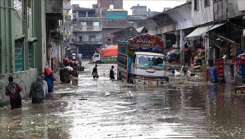 Pakistan'da Şiddetli Yağışlar Nedeniyle Ölenlerin Sayısı Yükseldi