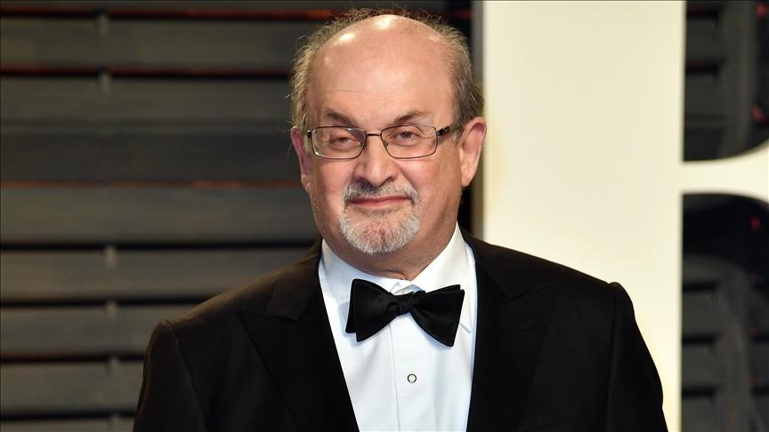 Yazar Salman Rüşdi, New York'ta Saldırıya Uğradı