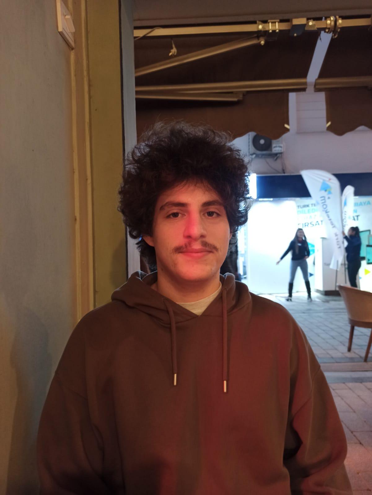 Tutku Dünya Bozarslan