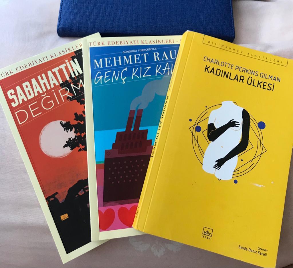 Okullar Açılmadan Reading Slump'tan Çıkaracak Üç Kitap Önerisi