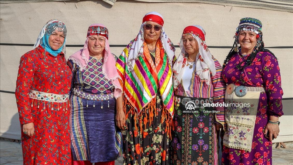 Anadolu Toprağı Uyanıyor - Anadolu Kadınları Fotoğrafları
