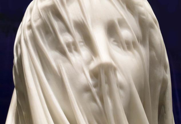 Peçeli Meryem Heykeli