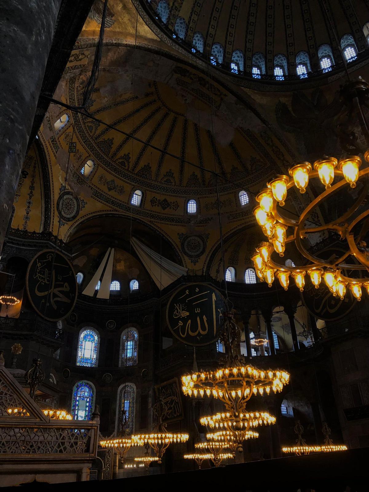 İhtişamıyla Göz Dolduran Yapı