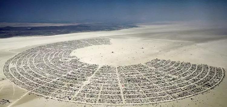 Nevada Çölü’nde Festival Fırtınası