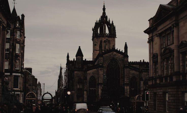 Gloomy Intellectuality: Dark Academia and The Secret History